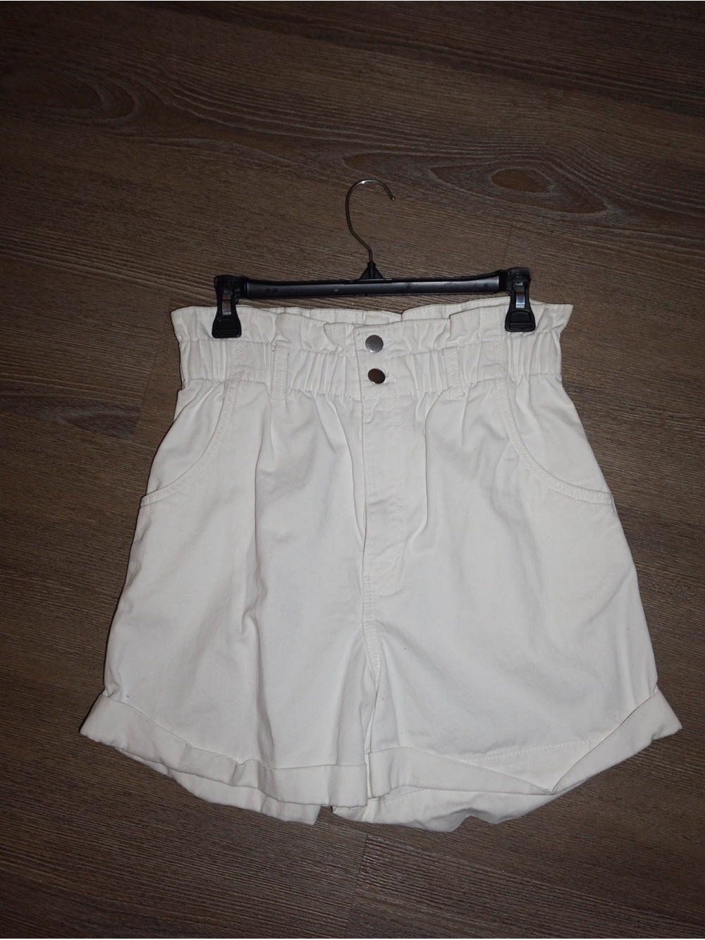 H&M High-Waist Paperbag Shorts in Off-White
